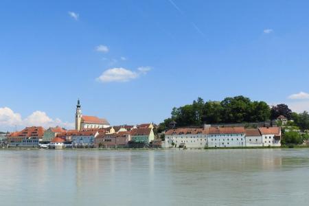 Athletic cycling on the Danube - Schärding